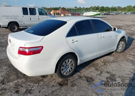 2009 Toyota Camry Le z USA, uszkodzony, nr VIN 4T1BE46K29U828790